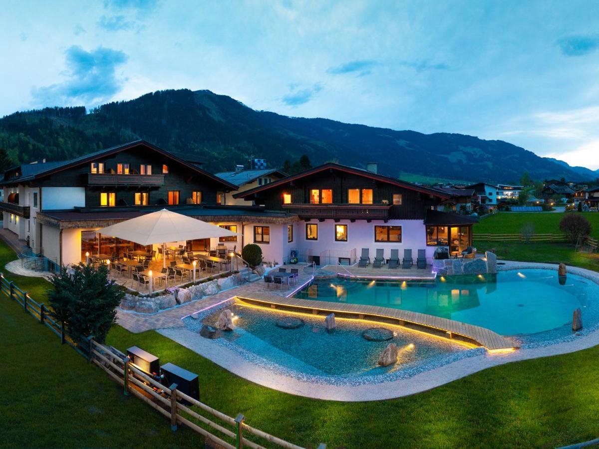 Hotel Quehenberger Maishofen Bagian luar foto