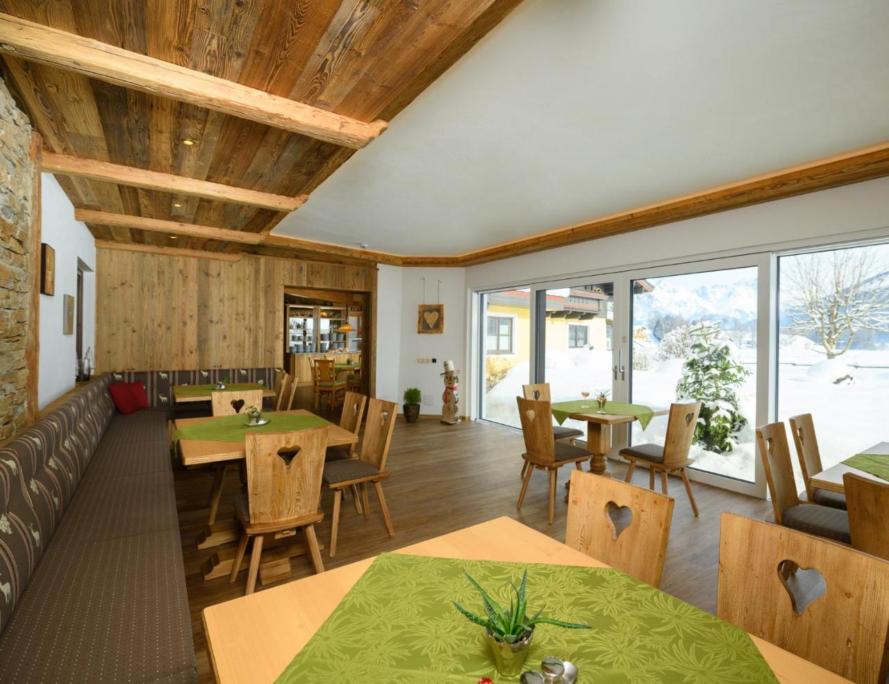 Hotel Quehenberger Maishofen Bagian luar foto